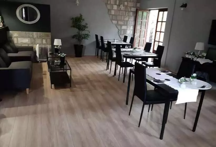 Majatalo Mediteran Hvar   Modern Rooms And Restaurant, B&b