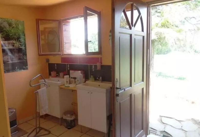 Majatalo Yourtes Du Moulin Bertrand