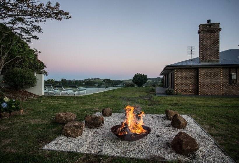 99 Acres Bangalow Retreat