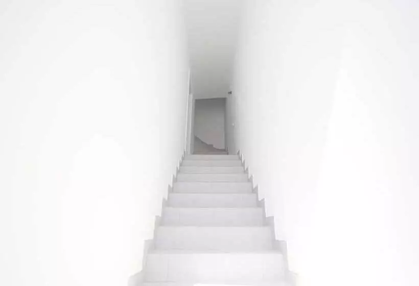 پانسیون Guest House Lovely Swan