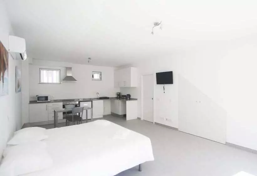 پانسیون Guest House Lovely Swan