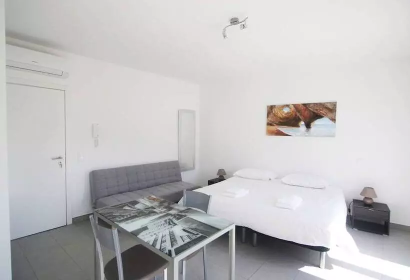 پانسیون Guest House Lovely Swan