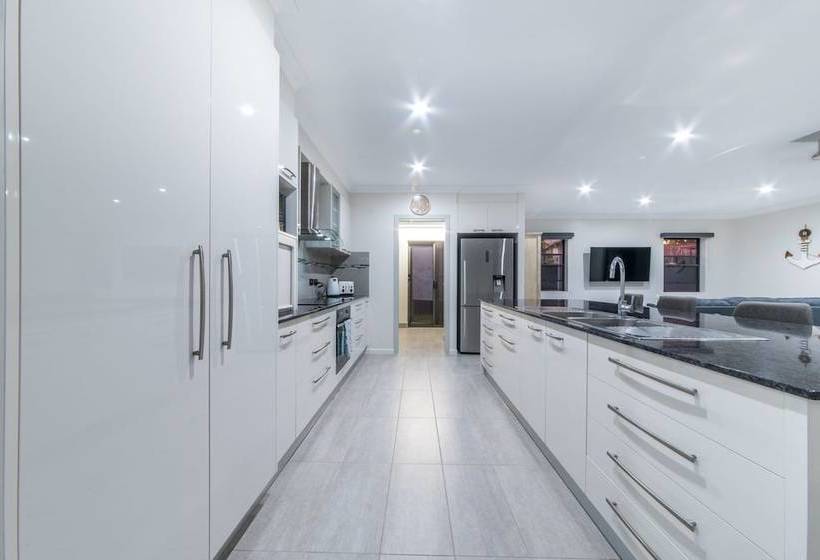 Whitsunday Sands Cannon Valley