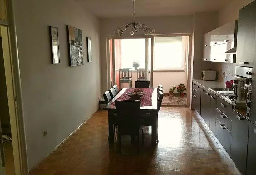 Apartment Tia