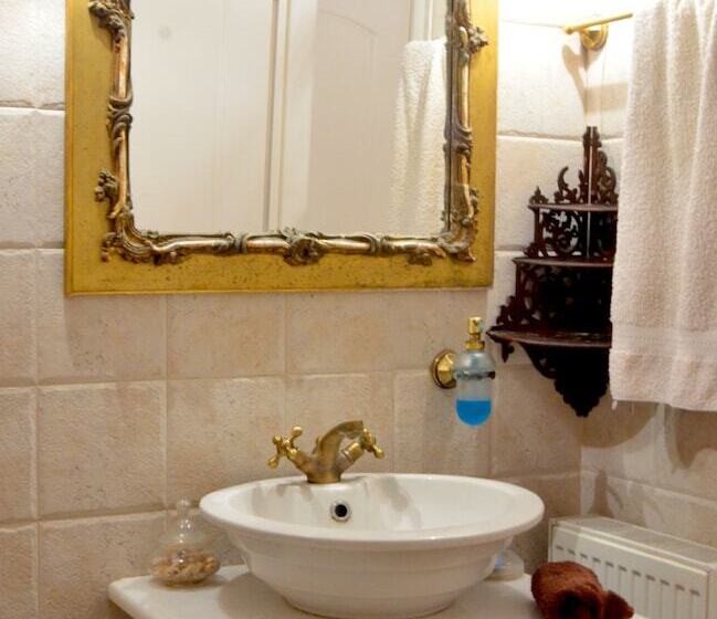 Elegant Stone Mansion In Historic Mystras