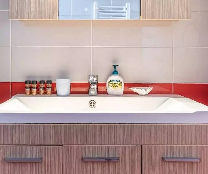 Erika S Oasis   Stylish Gem Inthe Heart Of History