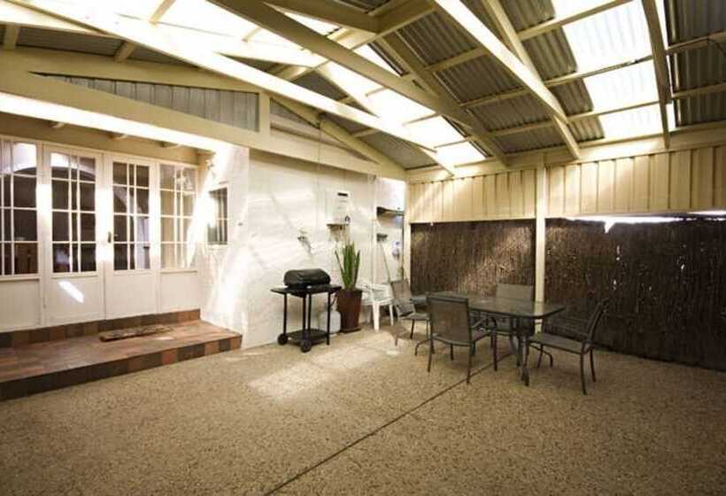 Gordon Street Cottage