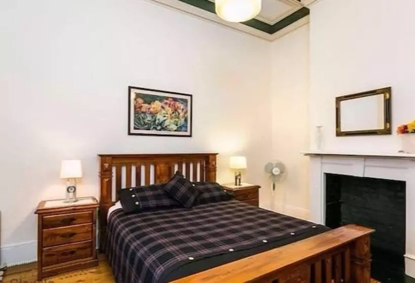 Gordon Street Cottage