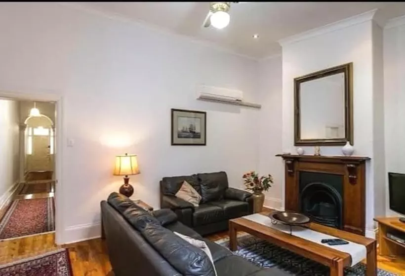 Gordon Street Cottage