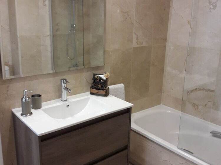 Apartamento En Marbella Con Vistas Al Golf