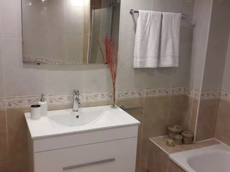 Apartamento En Marbella Con Vistas Al Golf
