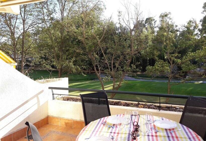 Apartamento En Marbella Con Vistas Al Golf