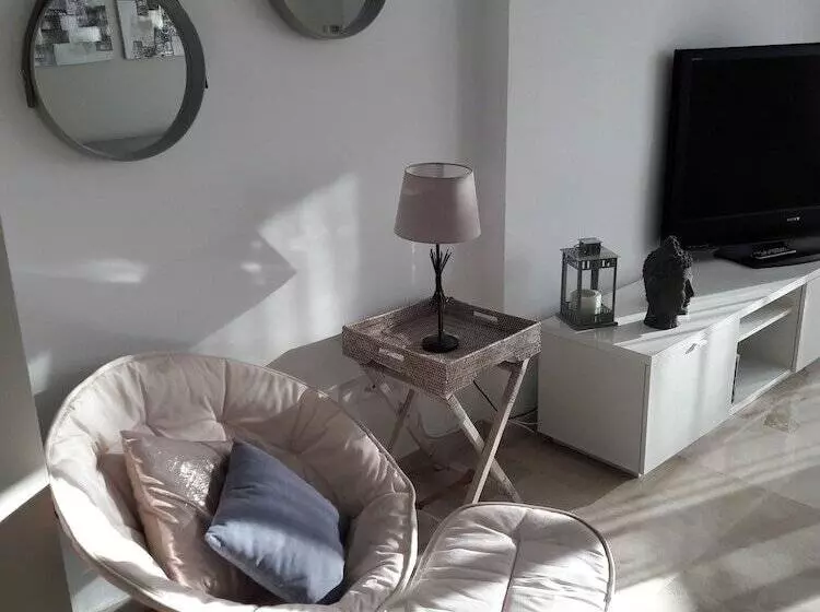 Apartamento En Marbella Con Vistas Al Golf