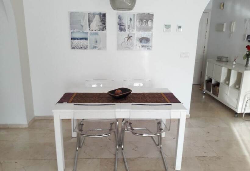 Apartamento En Marbella Con Vistas Al Golf