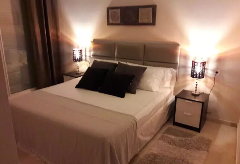 Apartamento En Marbella Con Vistas Al Golf