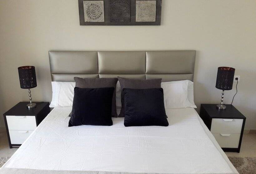 Apartamento En Marbella Con Vistas Al Golf