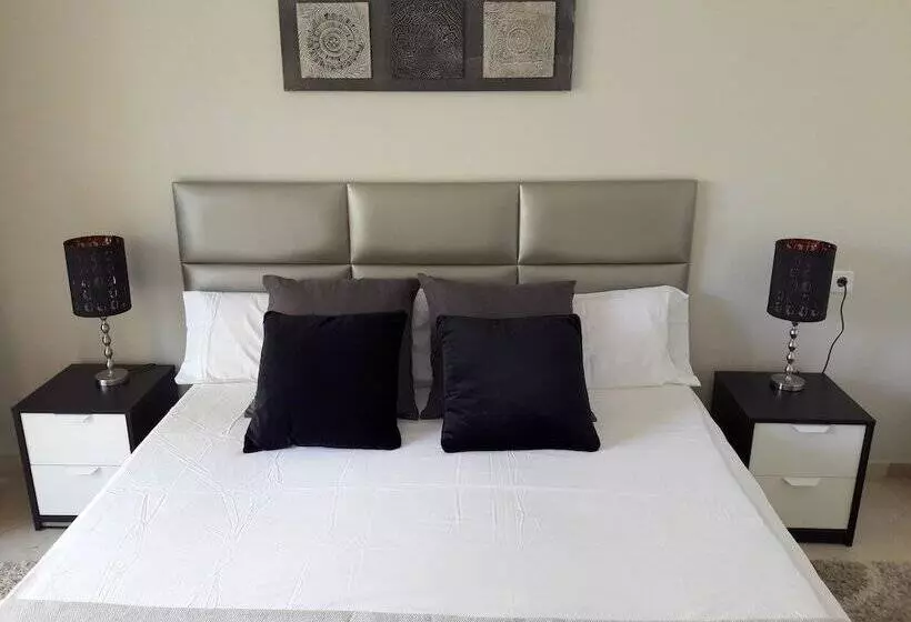 Apartamento En Marbella Con Vistas Al Golf