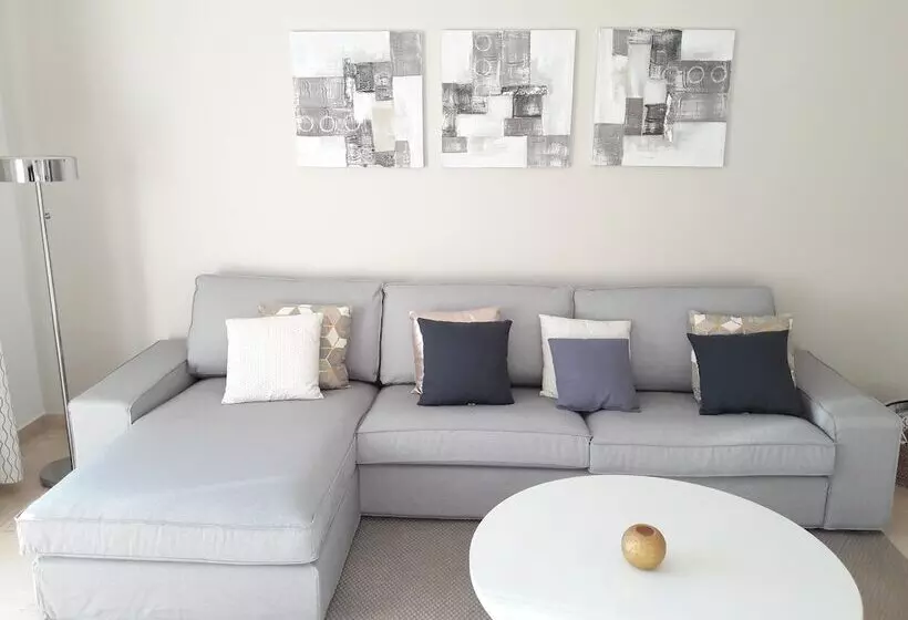 Apartamento En Marbella Con Vistas Al Golf