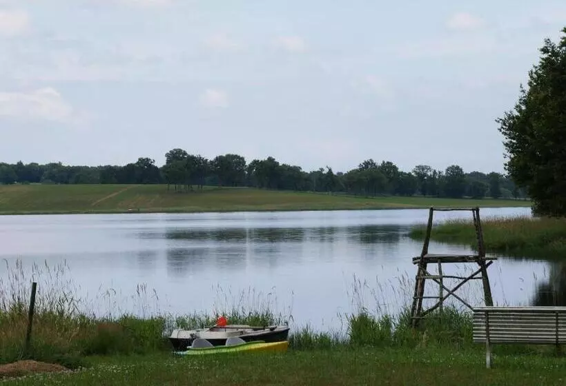 ベッドアンドブレックファースト La Tribu De Lavaud
