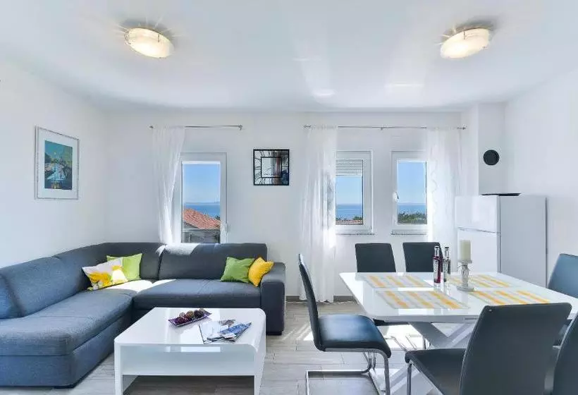Crowonder Luxury Vir  6 New Apartments For Families With Playground For Kids