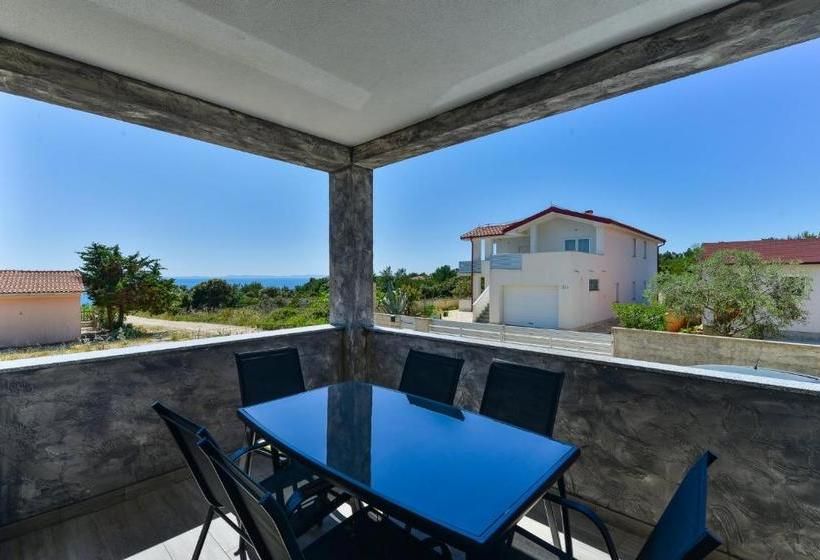 Crowonder Luxury Vir  6 New Apartments For Families With Playground For Kids