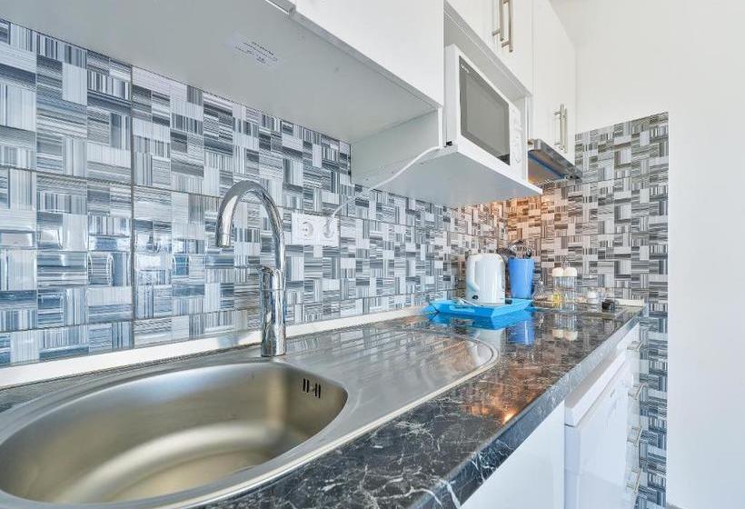 Crowonder Luxury Vir  6 New Apartments For Families With Playground For Kids