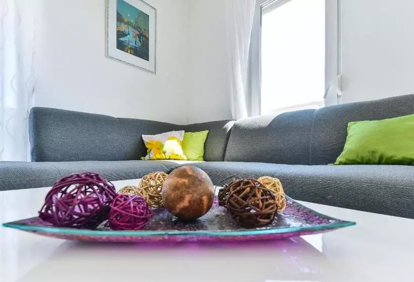 Crowonder Luxury Vir  6 New Apartments For Families With Playground For Kids