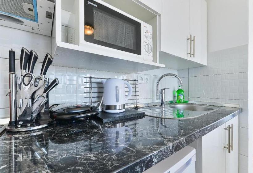 Crowonder Luxury Vir  6 New Apartments For Families With Playground For Kids