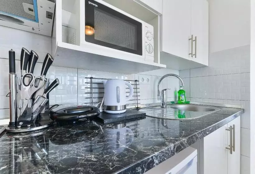 Crowonder Luxury Vir  6 New Apartments For Families With Playground For Kids