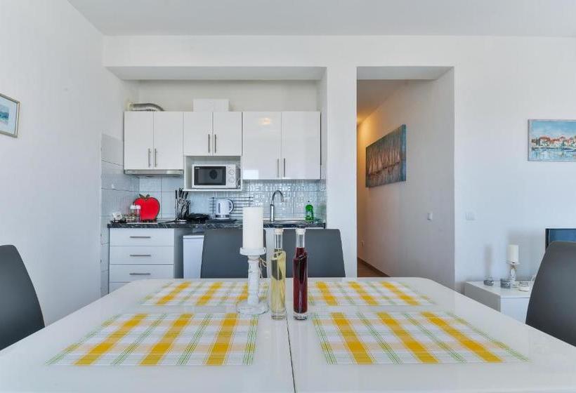 Crowonder Luxury Vir  6 New Apartments For Families With Playground For Kids