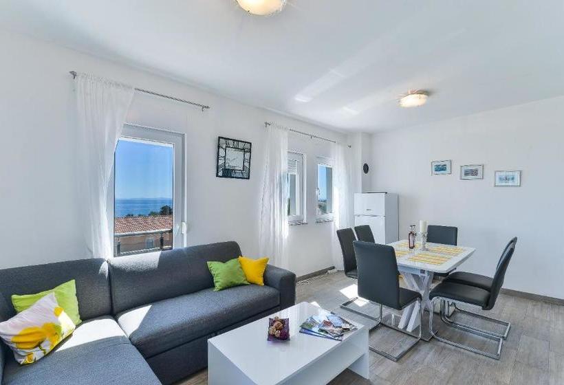 Crowonder Luxury Vir  6 New Apartments For Families With Playground For Kids