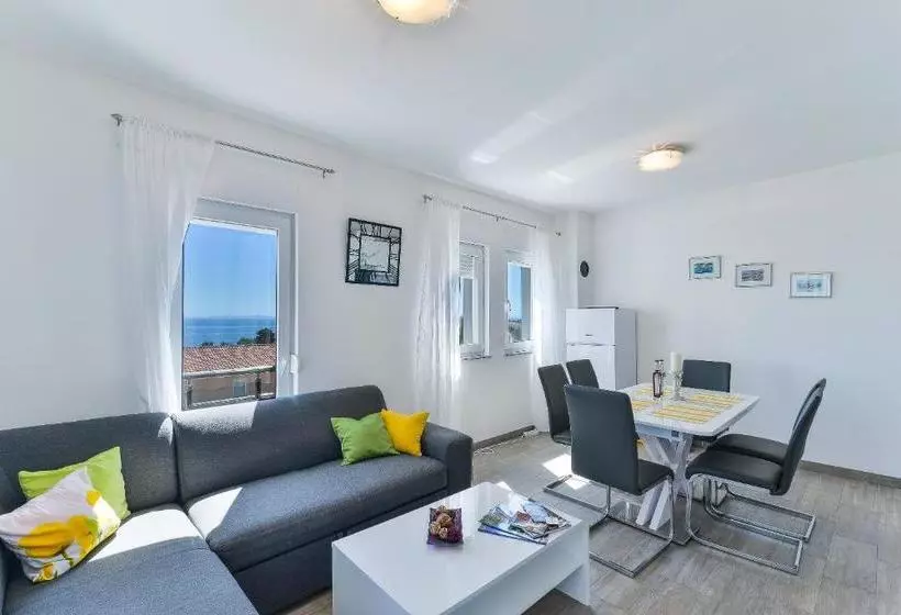 Crowonder Luxury Vir  6 New Apartments For Families With Playground For Kids