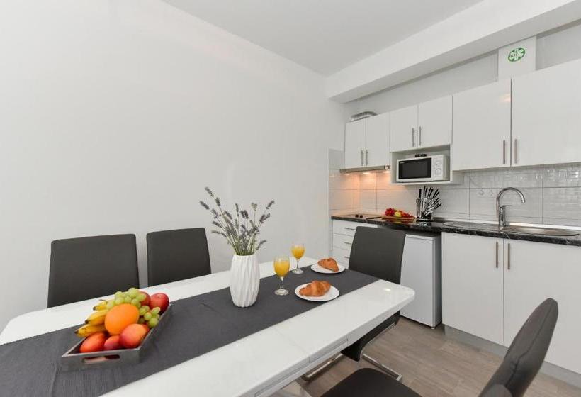 Crowonder Luxury Vir  6 New Apartments For Families With Playground For Kids