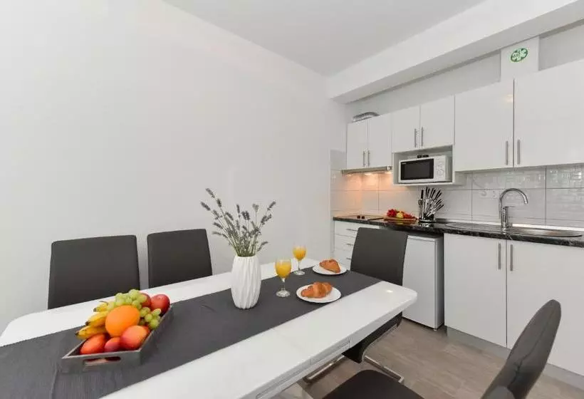 Crowonder Luxury Vir  6 New Apartments For Families With Playground For Kids