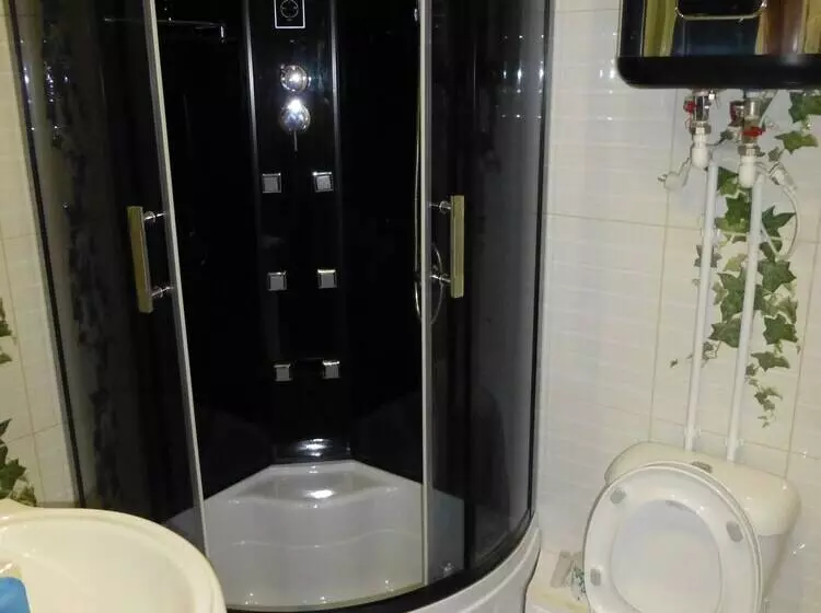 Apartments On Tolstogo 1