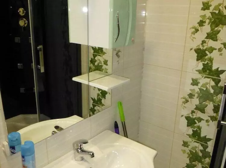 Apartments On Tolstogo 1