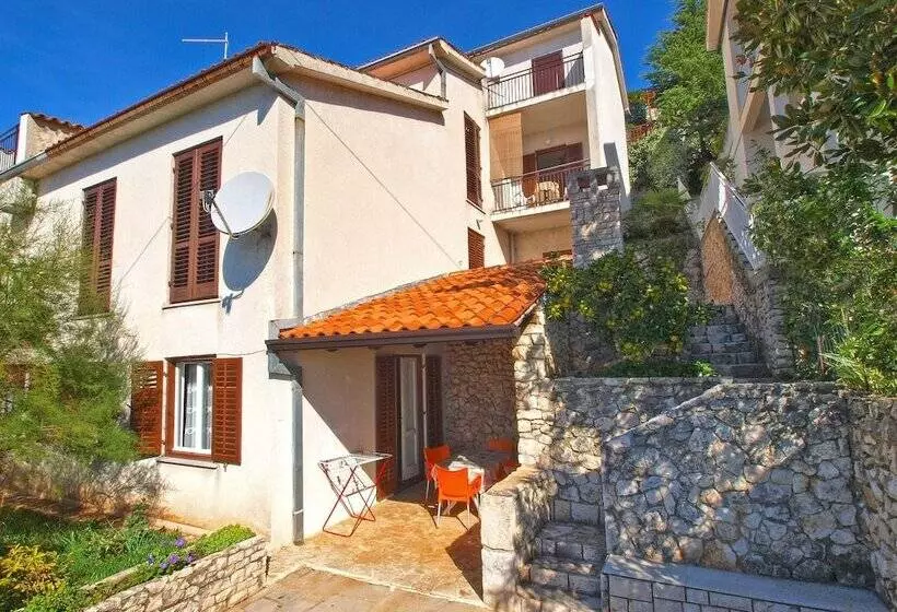 Apartments Rabac 981