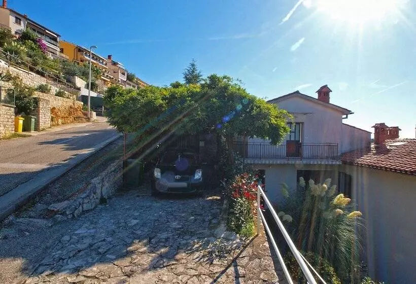 Apartments Rabac 981