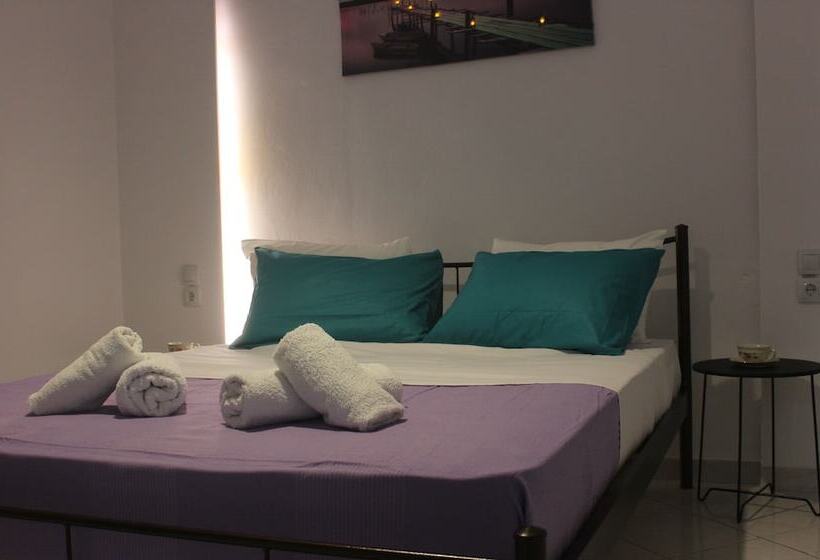 Aaron Studios Apartments