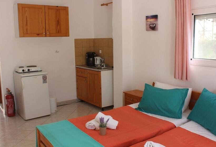 Aaron Studios Apartments