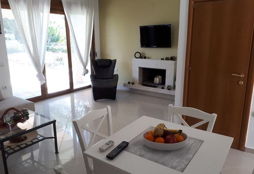 Angelikis Holiday House