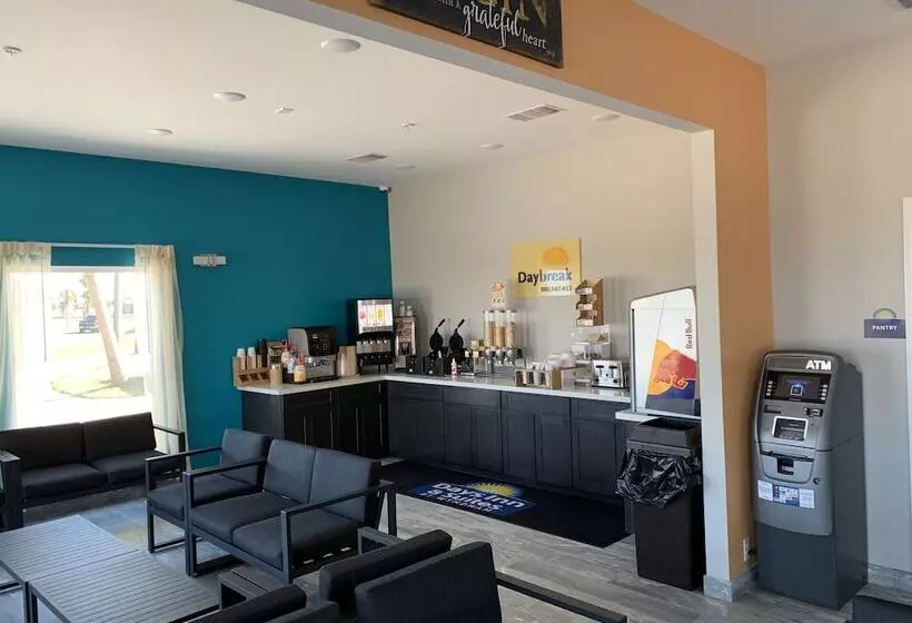 Отель Days Inn By Wyndham Rockport Texas