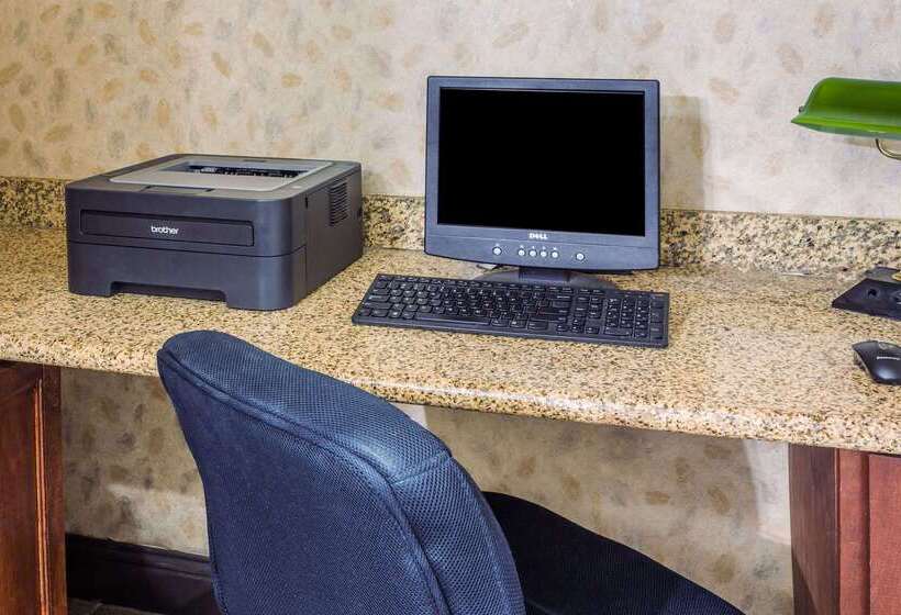 호텔 Days Inn & Suites By Wyndham Vancouver