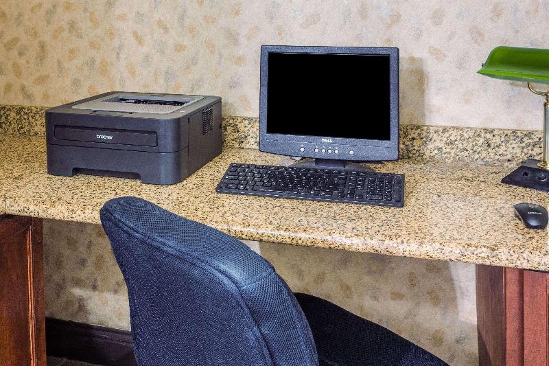 호텔 Days Inn & Suites By Wyndham Vancouver