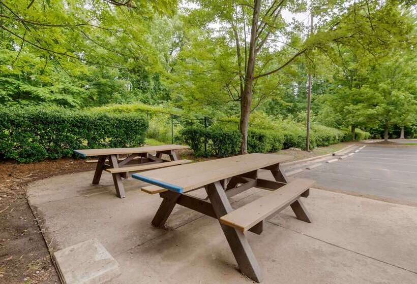 Отель Extended Stay America Suites Charlotte Airport