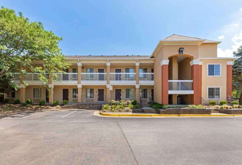 Hotel Hometowne Studios By Red Roof Chantilly