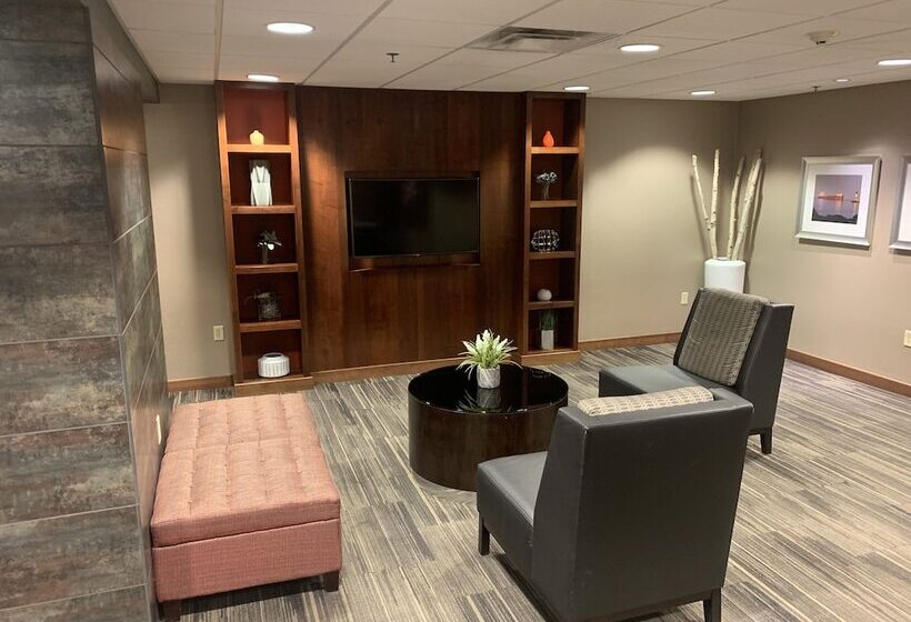 Отель Holiday Inn & Suites Duluth Downtown, An Ihg