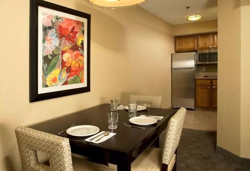 هتل Homewood Suites By Hilton Alexandria / Pentagon South