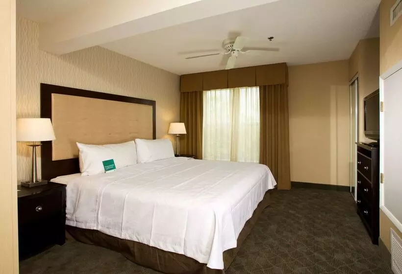 هتل Homewood Suites By Hilton Alexandria / Pentagon South