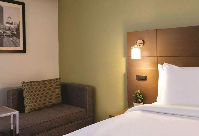 Radisson Hotel Grand Rapids Riverfront